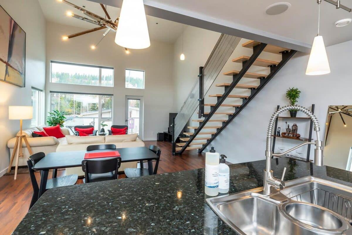 Nn - The Flame - Downtown 1-Bed 2-Bath Villa Whitehorse Eksteriør billede
