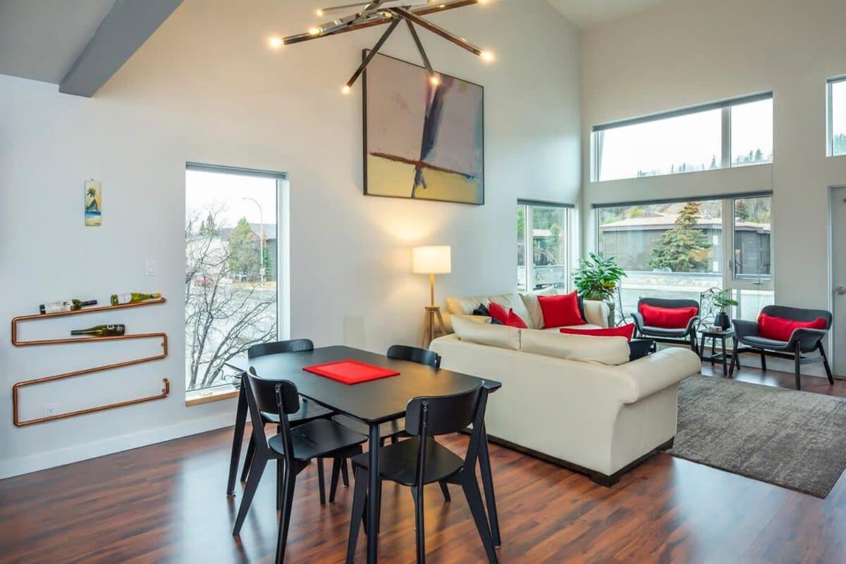 Nn - The Flame - Downtown 1-Bed 2-Bath Villa Whitehorse Eksteriør billede